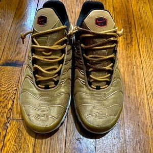 Gold Air Max TN Womens 9.5